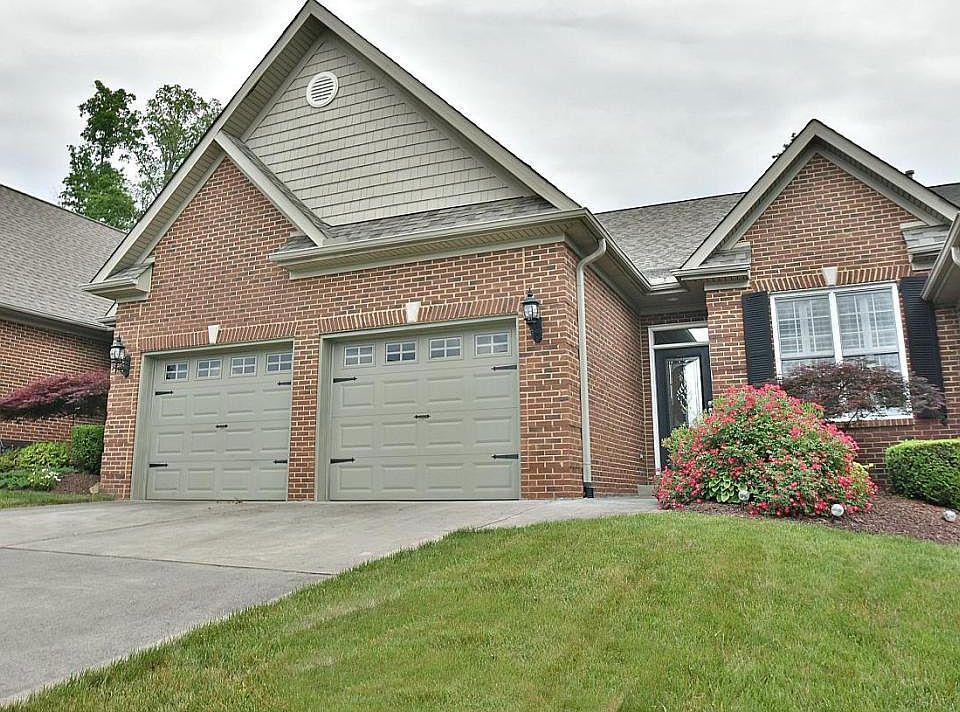 1st image of 160 Waterford Cir #36