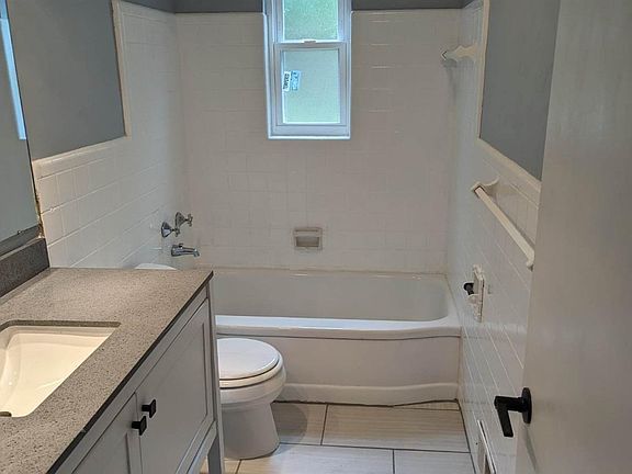 5th image of 928 Pinewell Dr