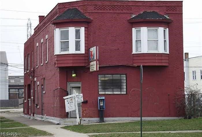 1st image of 1701 E 29th St