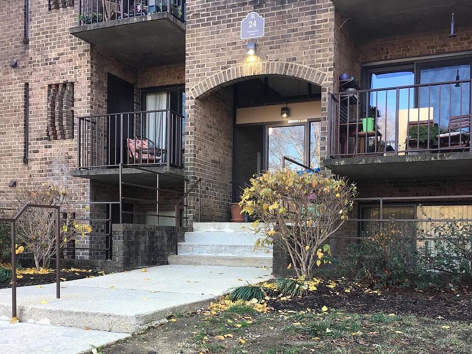 1st image of 24 Silverwood Cir APT 3