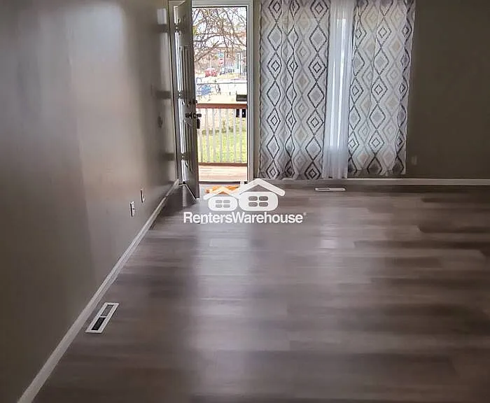 1611 Glenwood Ave #1 — Photo 3
