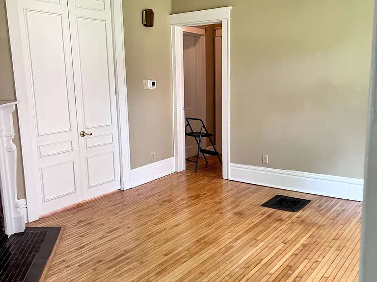 1741 Van Buren Ave — Photo 10