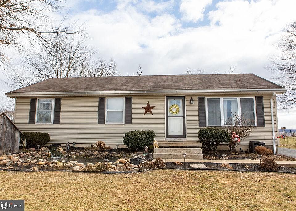 1st image of 954 Ashton Dr