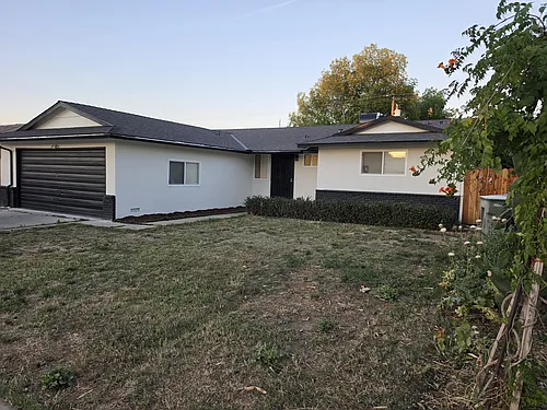3322 N Ezie Ave Photo 1