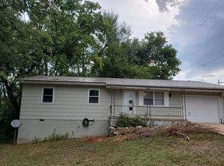 702 E Washington Ave, Ava, MO 65608