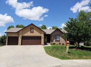 716 N Timberleaf Ct, Derby, KS 67037