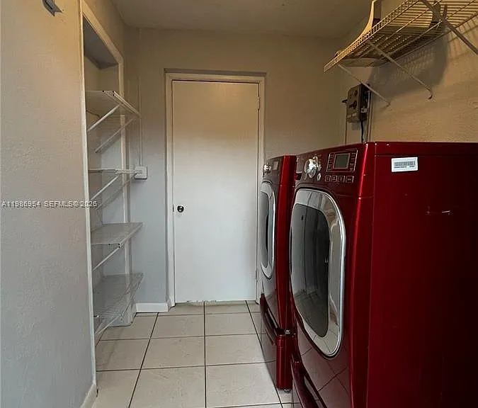 5048 SW 92nd Ter #5048 — Photo 6
