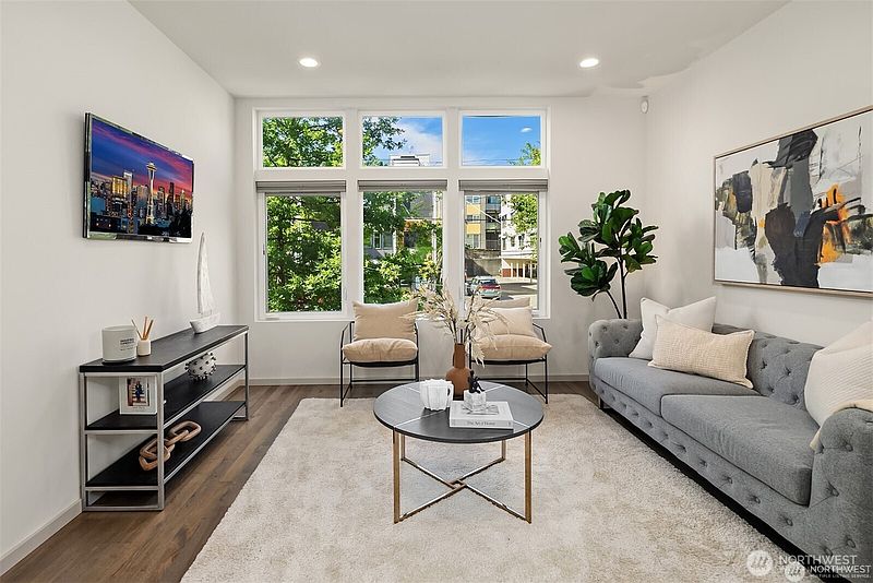 5th image of 2409 NW 64th Street