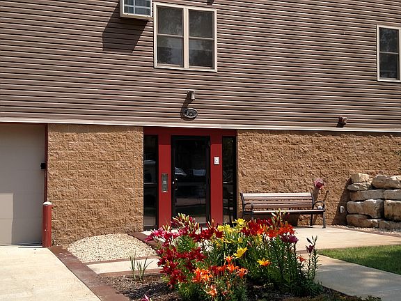 2nd image of 1426 W Broadway St APT 310