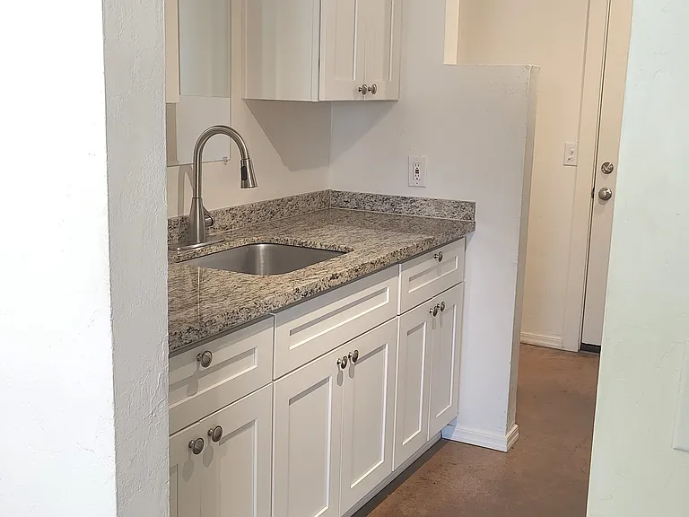 3416 N 2nd Ave — Photo 6