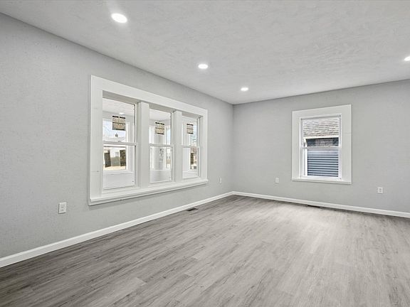 4th image of 621 S 24th St