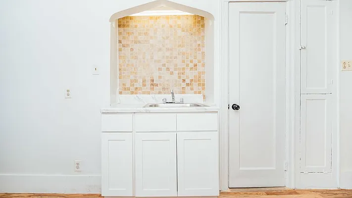 Rented by Nooklyn NYC LLC | media 23