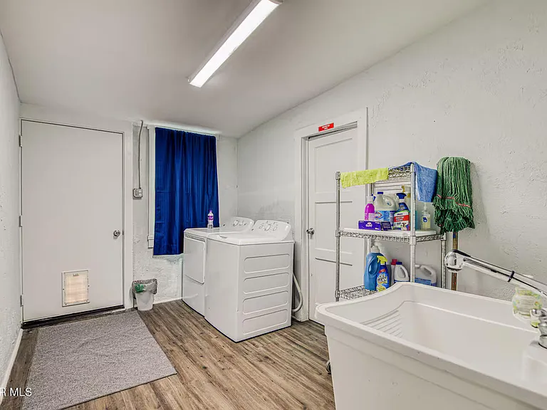 1214 N Kansas St — Photo 16
