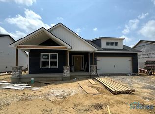 1223 Dublin Dr, Waterville, OH 43566