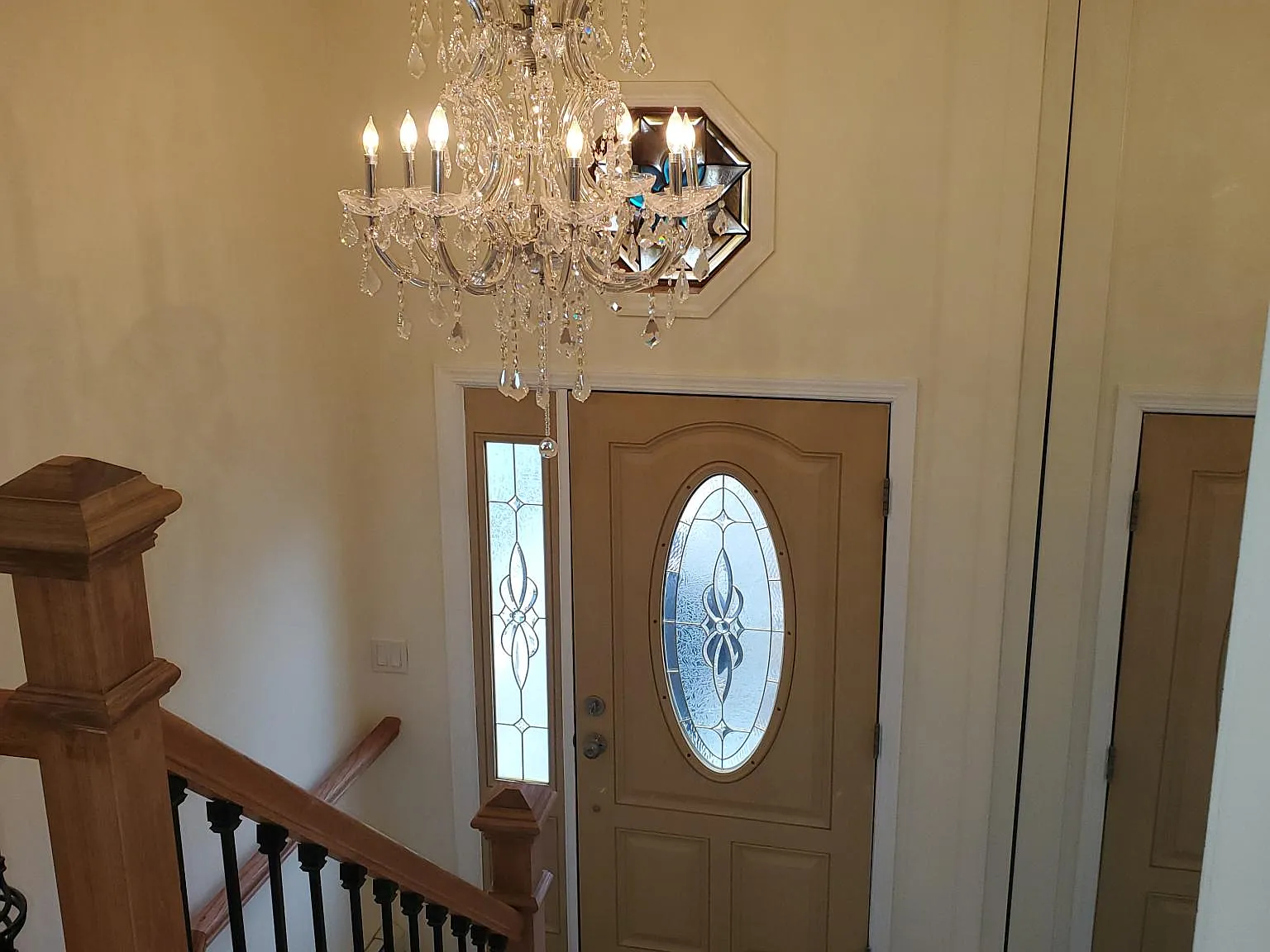 4 bed, 2600 sqft, $6,350 — Photo 3