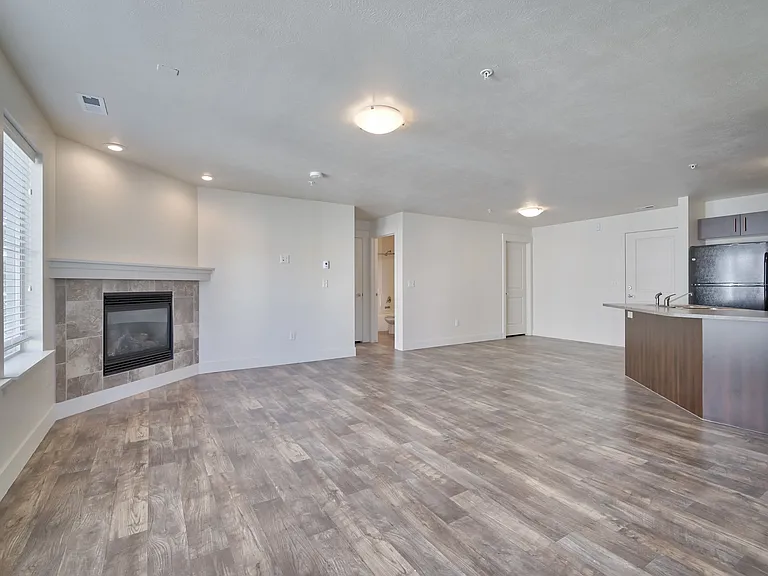 Mesa Falls Apartments — Photo 36