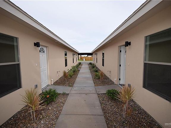 3rd image of 1215 Upas Dr #2