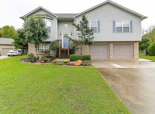 6700 Shimmering Brooks Ln, Knoxville, TN 37918