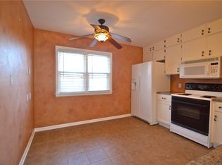 9129 Western Hills Dr, Kansas City, MO 64114