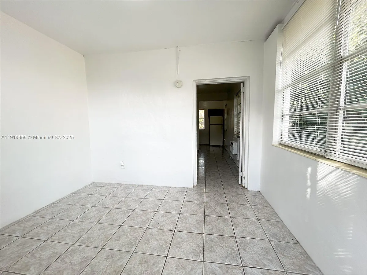 Building Photo - 667 NE 86th St #3B