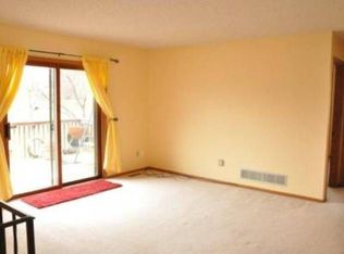 7021 Chaparral Ln, Chanhassen, MN 55317