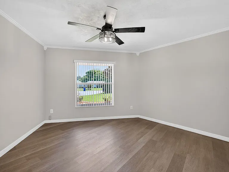 1627 Canal Ct — Photo 18