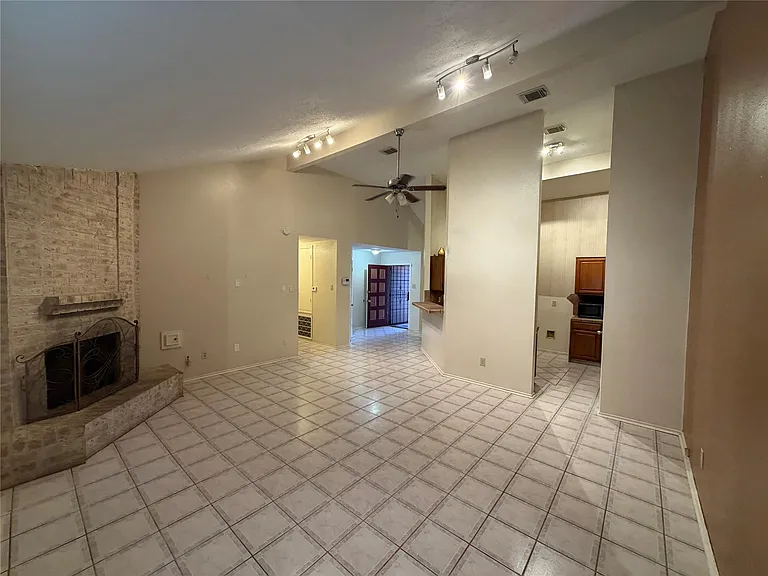 1423 Elkwood Dr — Photo 14