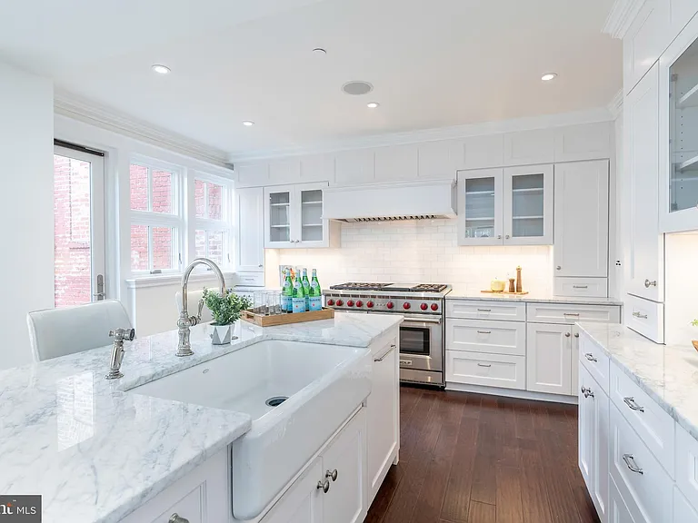 2715 N St NW — Photo 8