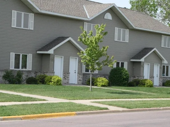 1715 Northway Dr, Mankato, MN 56003