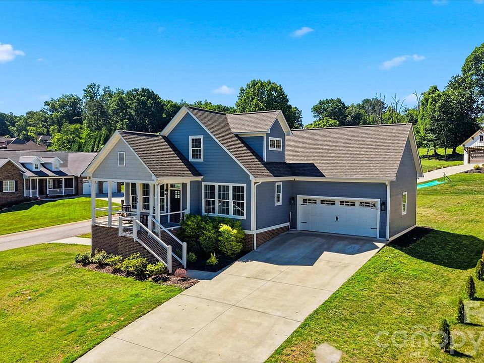 1st image of 135 Maplewood Ct