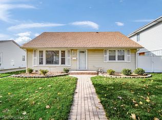9104 S 51st Ave, Oak Lawn, IL 60453
