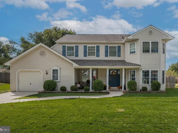 13 Jasmine Ln, Sicklerville, NJ 08081