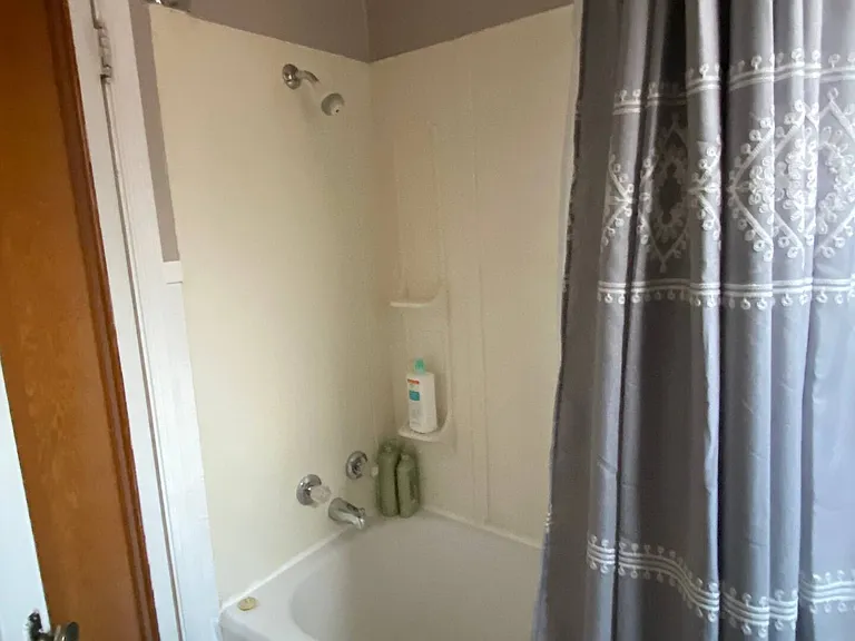430 Elias Ave — Photo 10