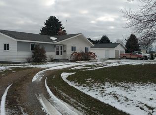 572 N Blair Rd, Ithaca, MI 48847