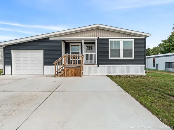 145 W Pin Oak Dr, Coopersville, MI 49404