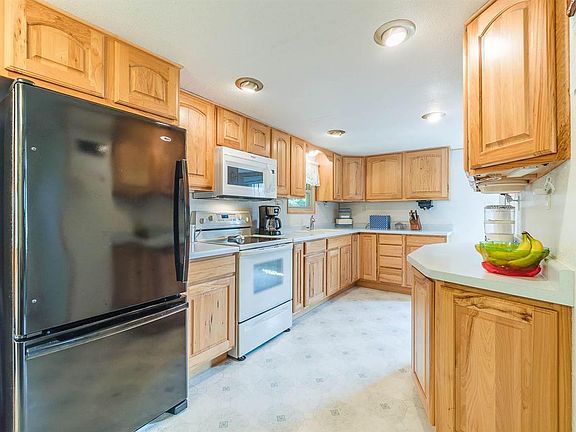 4th image of E3606 Green Valley Dr