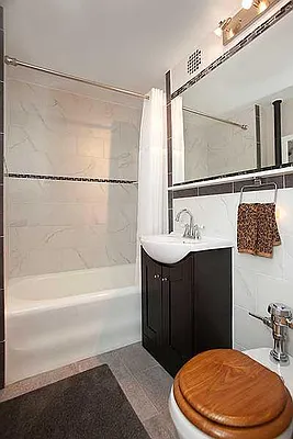 Rented by Sumitomo Real Estate Sales | media 12