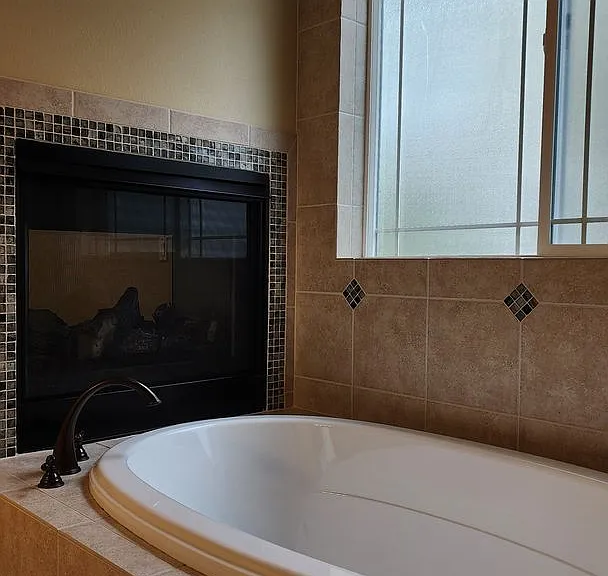 3819 Cameron Dr NE — Photo 35