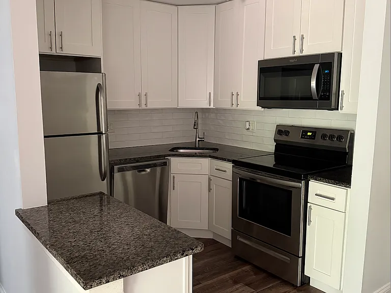 403 Dorchester Ct #109 — Photo 6