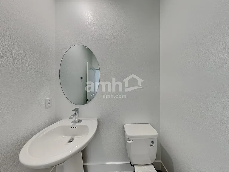 11146 Magallanes St — Photo 7