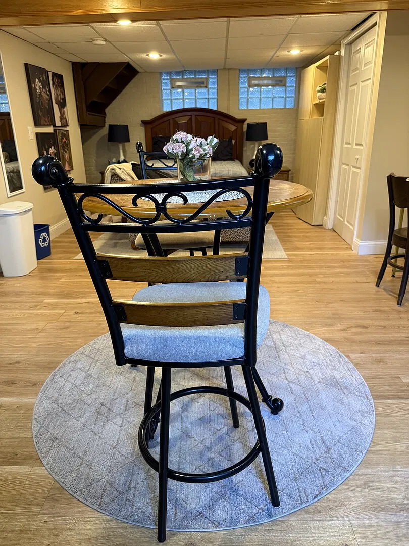 Larchmere Apartment | 5 Min to Cleveland Clinic — Photo 4