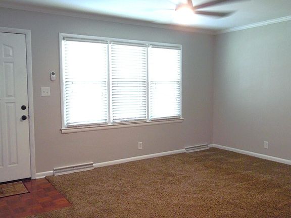 3rd image of 108 E Cheryl Ln