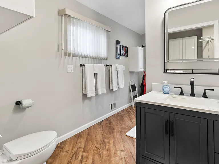 12401 Lyford Dr — Photo 18