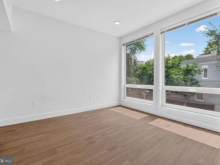 1731 Kalorama Rd NW #203 — Photo 8