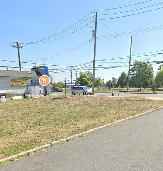 2nd image of 649 Oceanside Ave