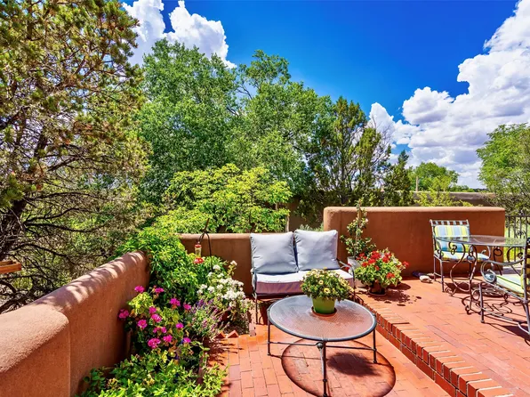 256 Camino De La Sierra, Santa Fe, NM 87501
