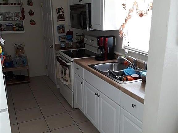 4th image of 702 Leeland Heights Blvd E