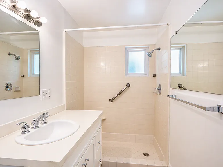 220 Lilac Ct — Photo 34
