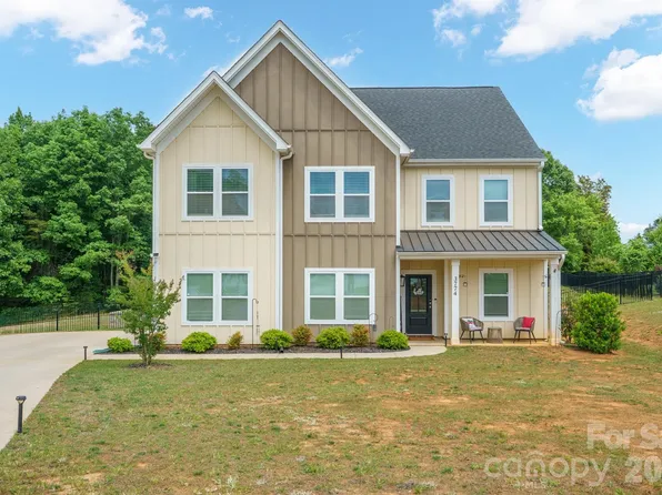 3774 Old Village Dr, Maiden, NC 28650