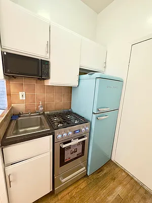 Rented by Oxford Property Group | media 10